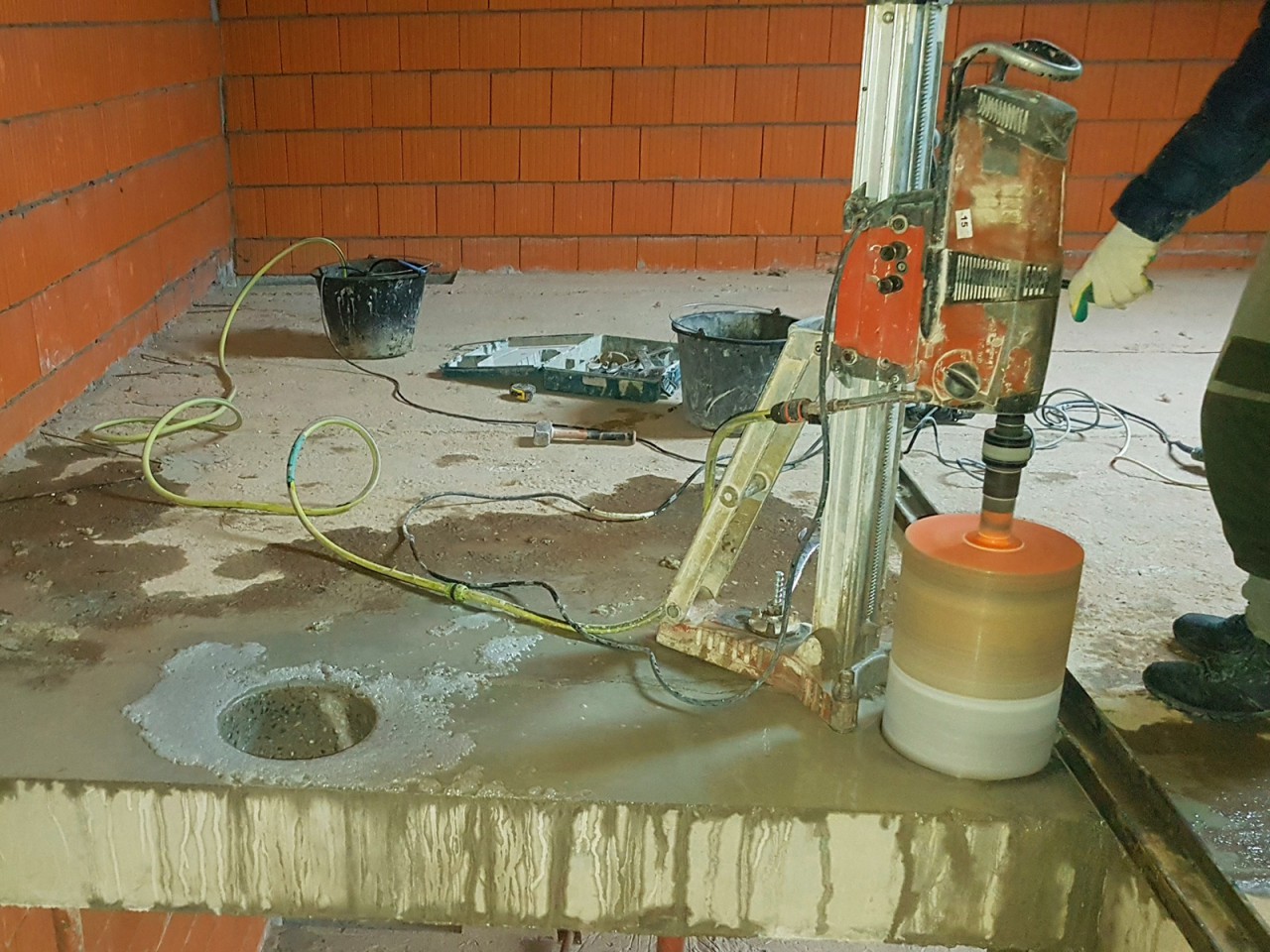 Алмазное бурение проемов