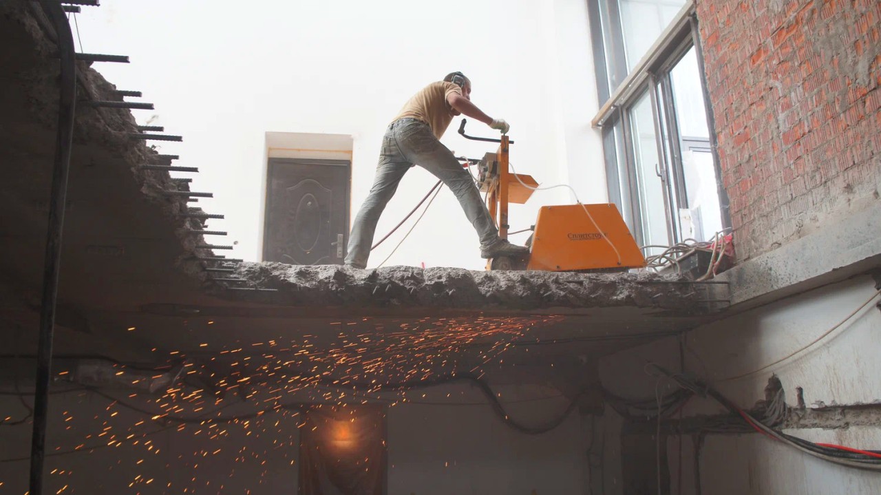 Алмазная резка перекрытия в помещении